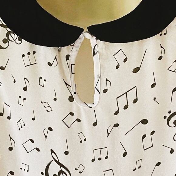 HOT TOPIC Music Note Peter Pan Collar Tie Front Sleeveless Chiffon Blouse ~ MED - Picture 7 of 8